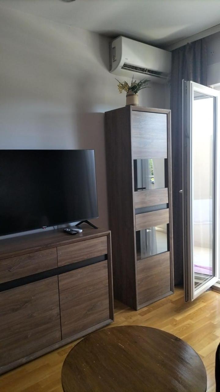 Ferienwohnung Ogi Apartman Podgorica Exterior foto